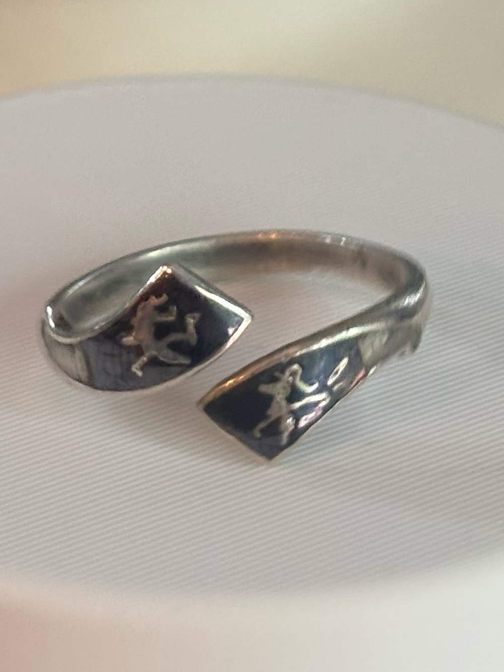 Vtg Siam Sterling Silver Niello Wrap Ring Thai Dance Mekkala Bypass Band Sz 7.5 - Picture 6 of 8